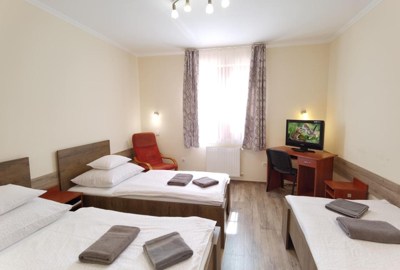 BalmazújvárosKamilla Panzio Es Rendezvenyhaz住宿加早餐旅馆 外观 照片