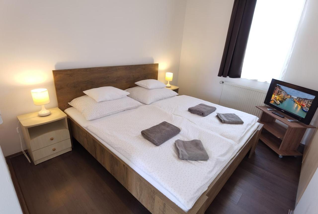 BalmazújvárosKamilla Panzio Es Rendezvenyhaz住宿加早餐旅馆 外观 照片